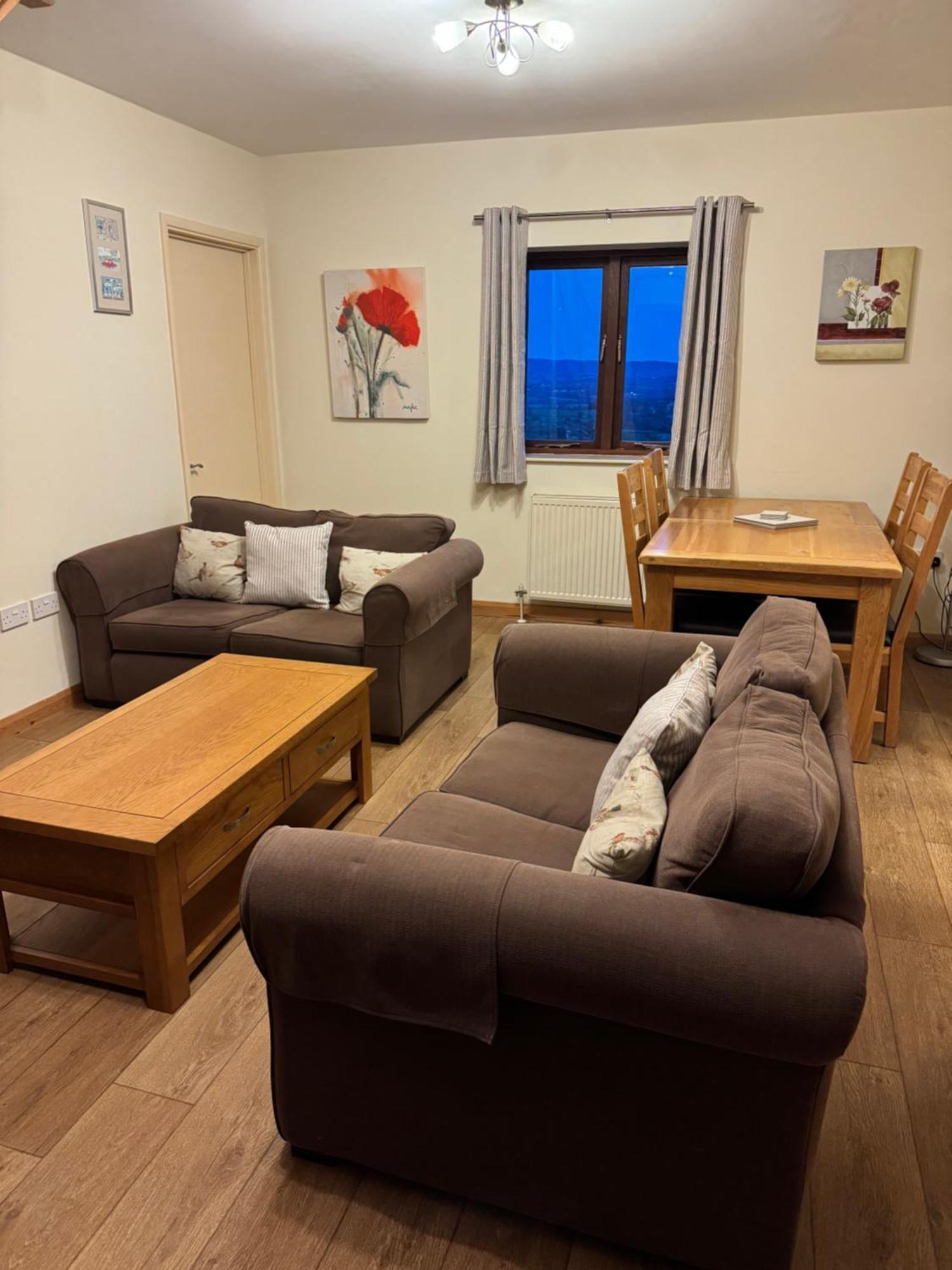 Upper Grippath Farm Holiday Cottages Νιούπορτ Εξωτερικό φωτογραφία